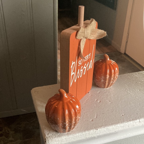 NWT Bundle-So Very Blessed Wood Pumpkin Sign & Orange Glazed Porcelain Pumpkins - Picture 12 of 15